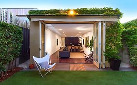 St Kilda Style - Stunning 3 Bedroom House